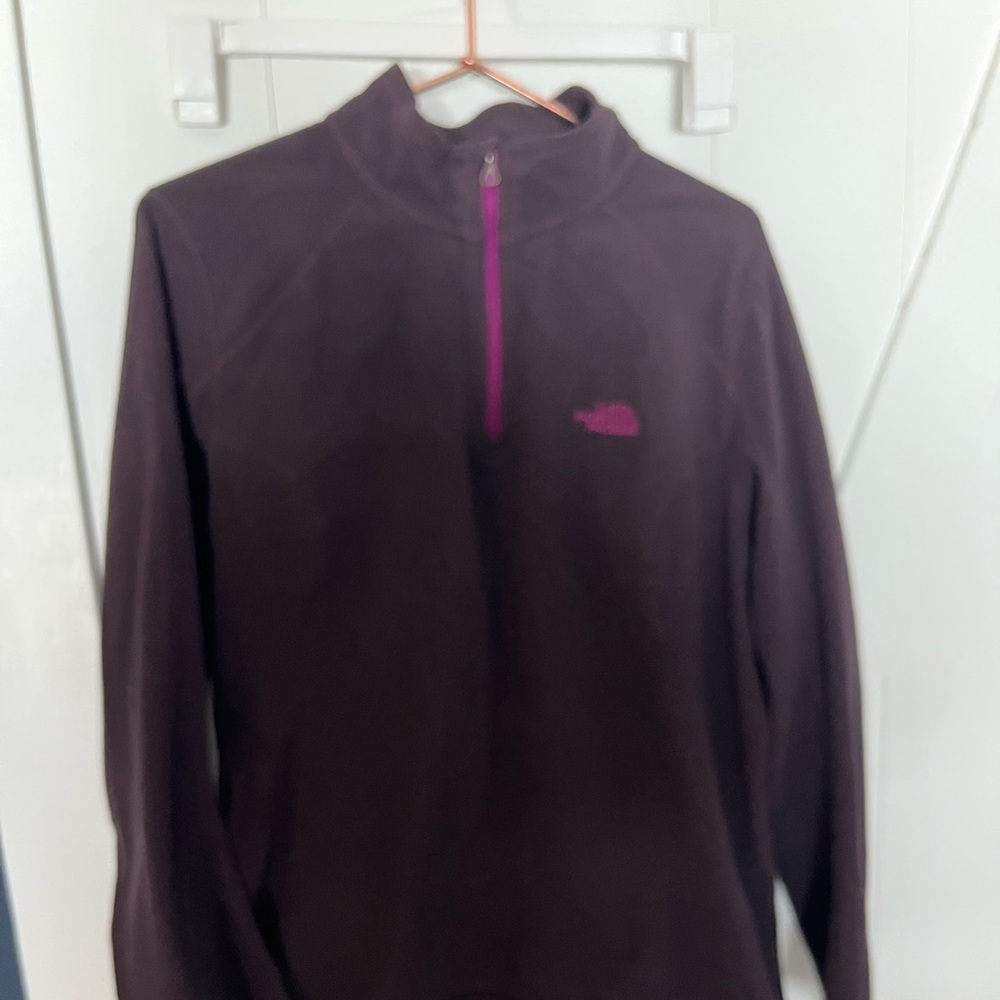 The North Face Dark Purple Fleece 1/2 zip pullover Women’s L. 💜